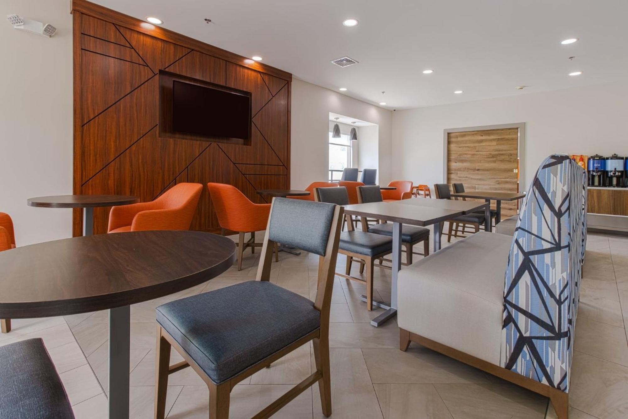 Holiday Inn Express Hartford-Newington By Ihg Eksteriør bilde