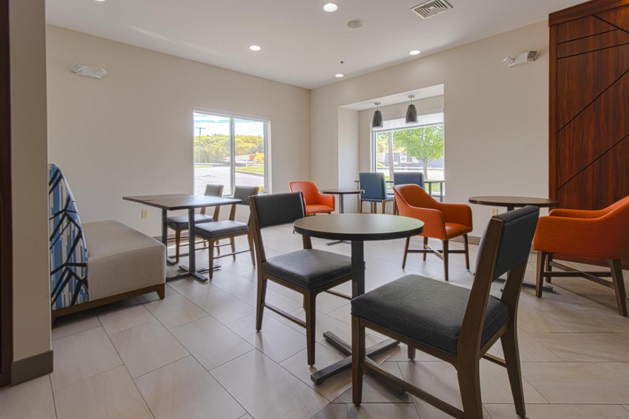 Holiday Inn Express Hartford-Newington By Ihg Eksteriør bilde