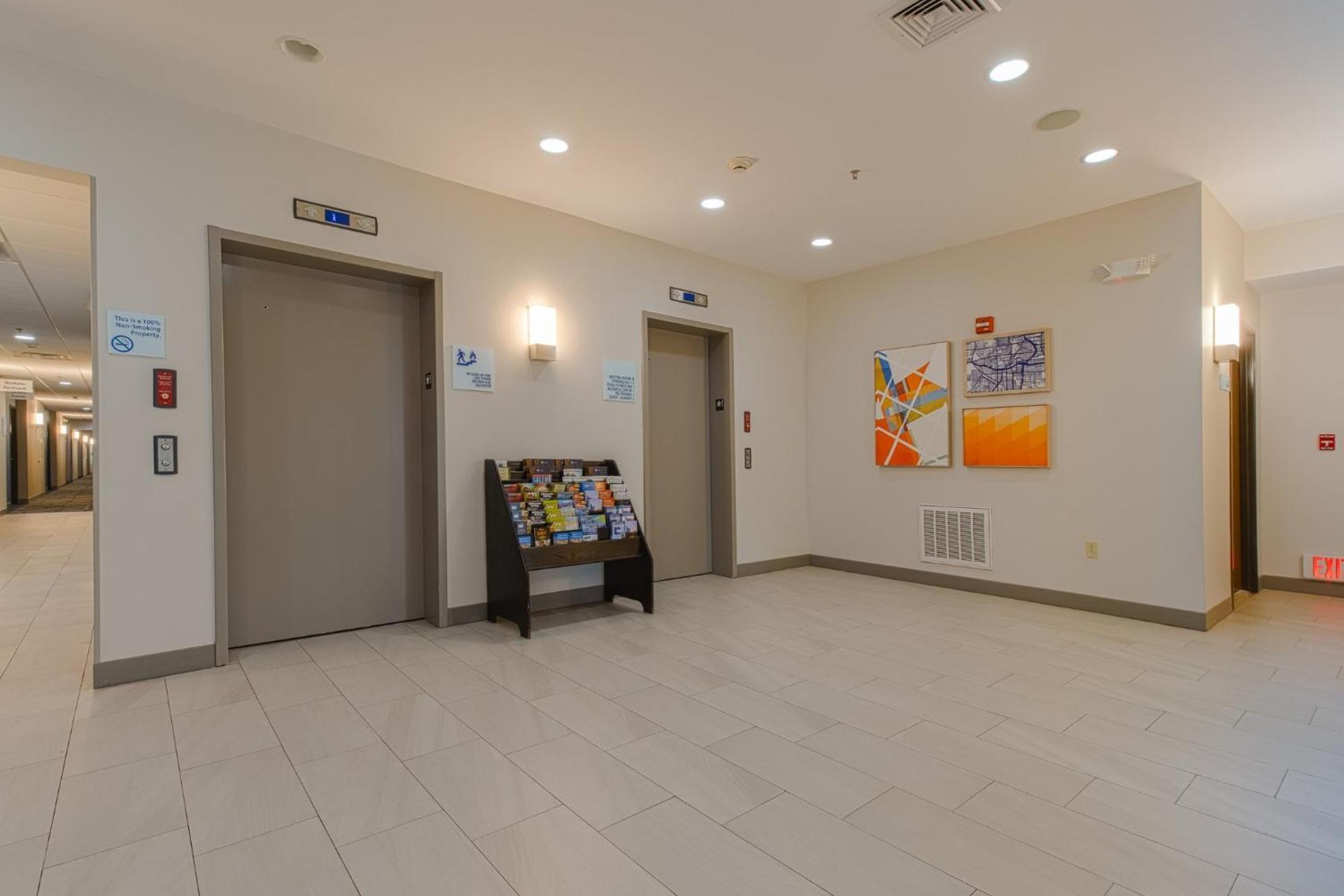 Holiday Inn Express Hartford-Newington By Ihg Eksteriør bilde