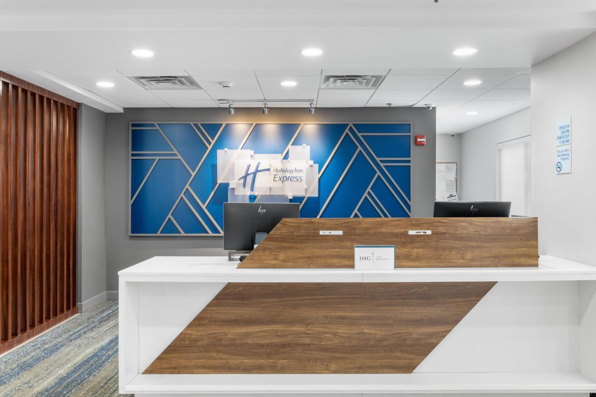 Holiday Inn Express Hartford-Newington By Ihg Eksteriør bilde