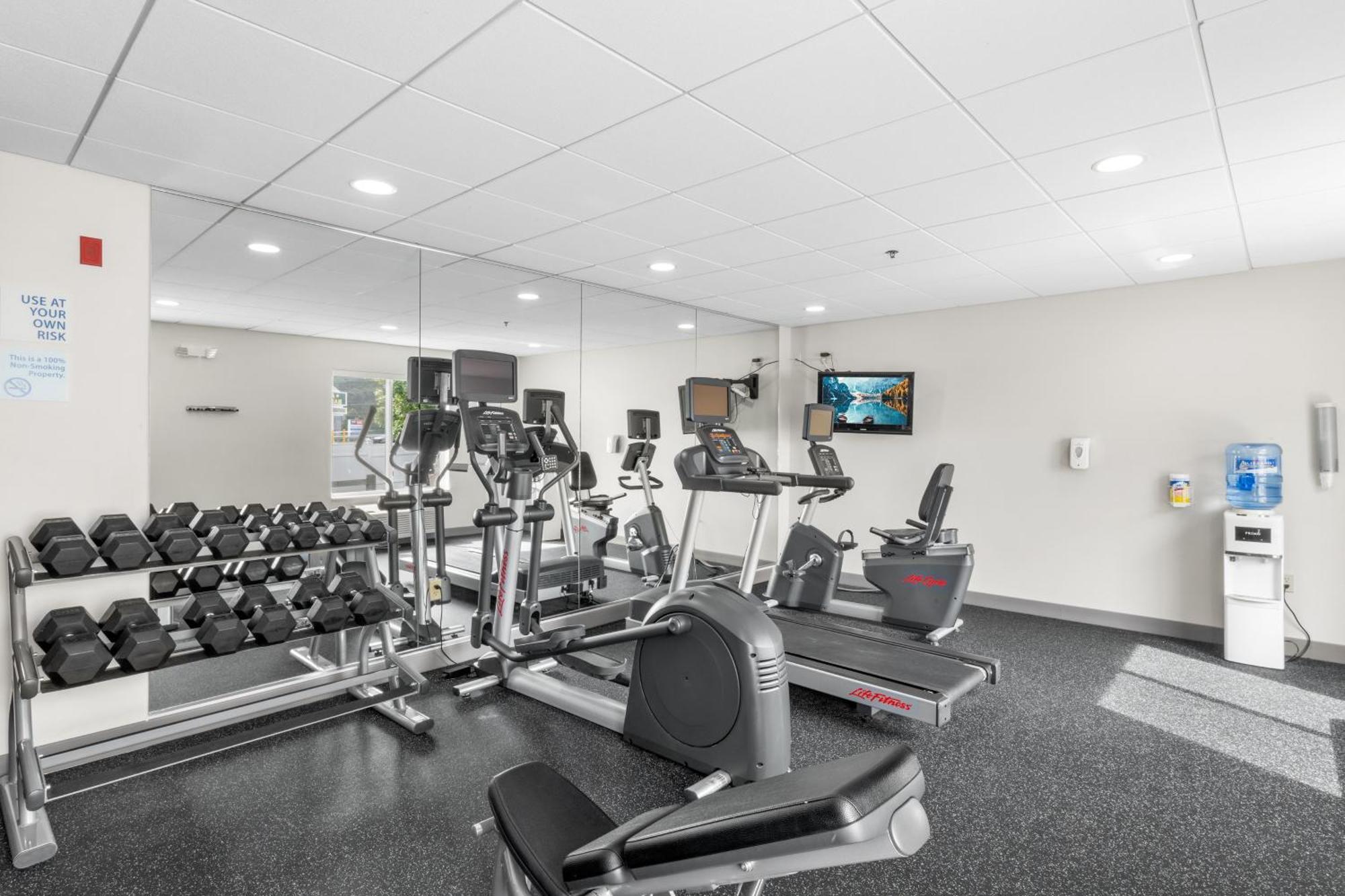 Holiday Inn Express Hartford-Newington By Ihg Eksteriør bilde